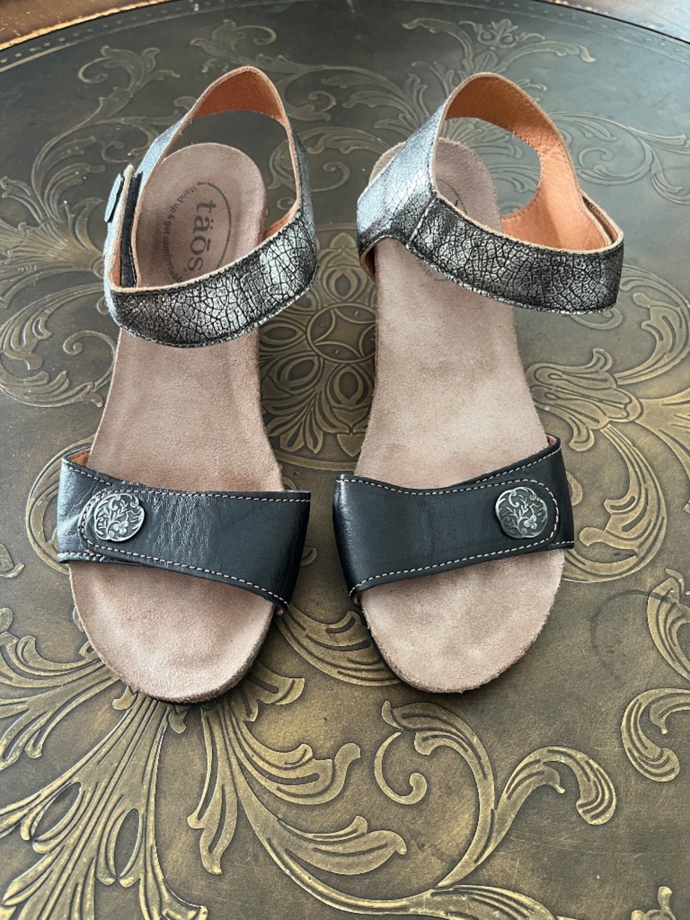 Taos Footwear Leather Wedge Sandals Womens Sz 7.5 (EU 38) Adjustable Straps - Picture 2 of 10